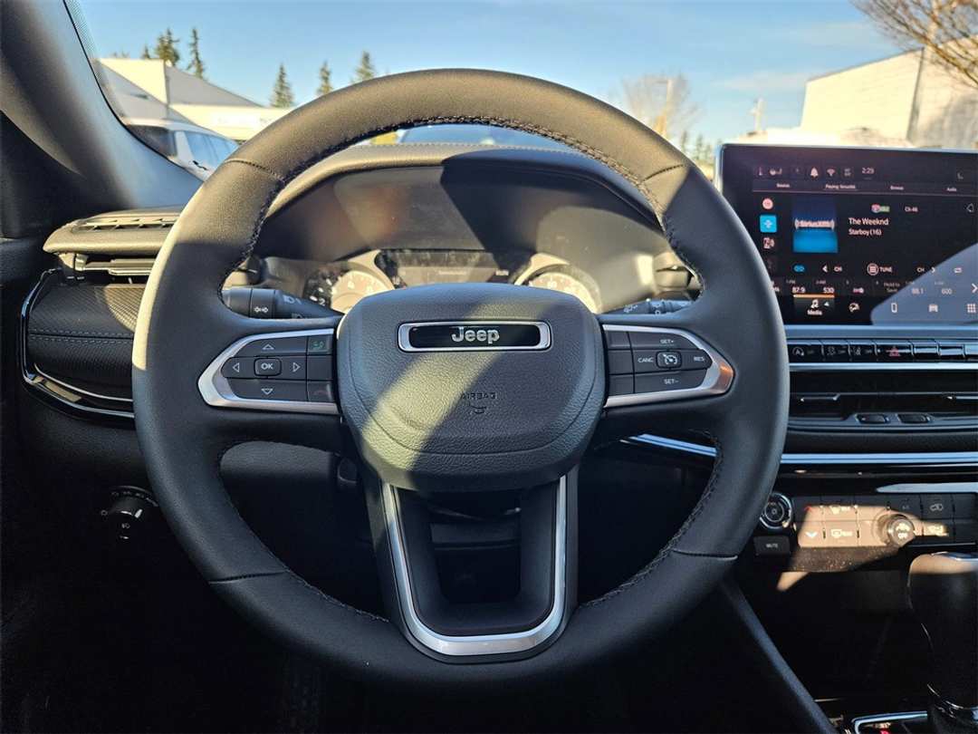 2026 Jeep Compass Latitude - Image 15