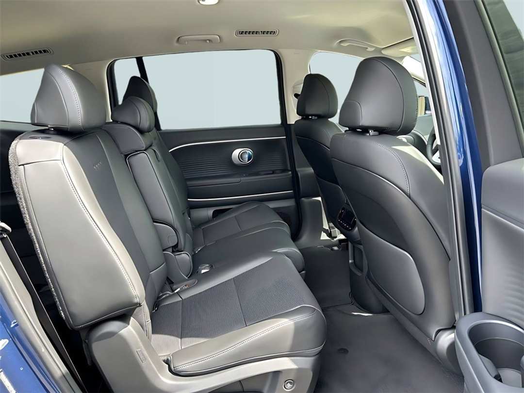 2026 Hyundai Ioniq 9 SEL - Image 30