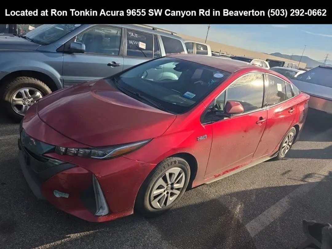 2017 Toyota Prius Prime Premium - Image 3