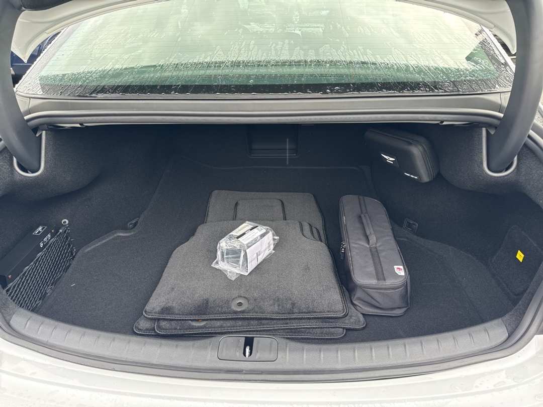 2026 Genesis G80 2.5T - Image 12