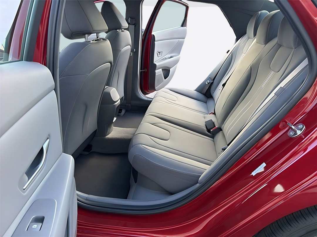 2026 Hyundai Elantra SEL Sport - Image 12