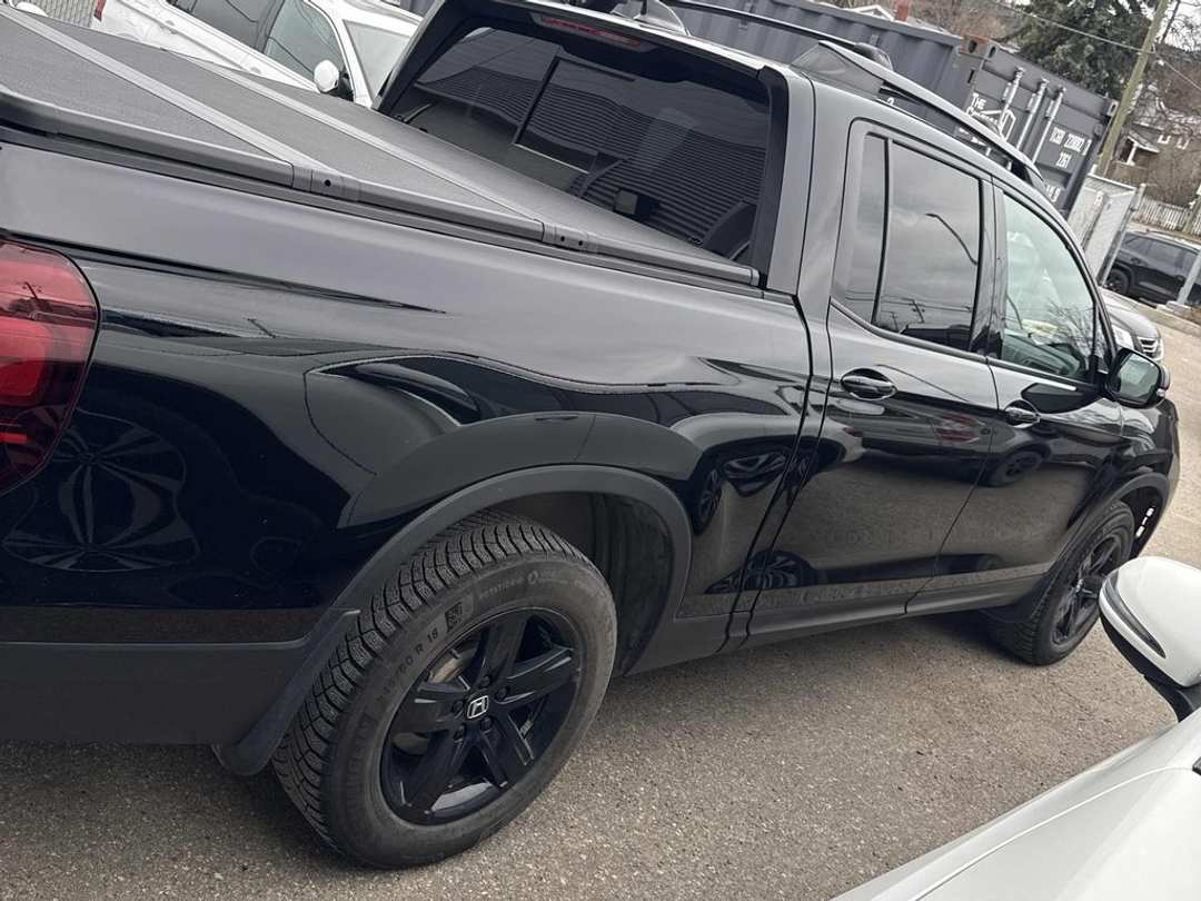 2023 Honda Ridgeline Black Edition - Image 3