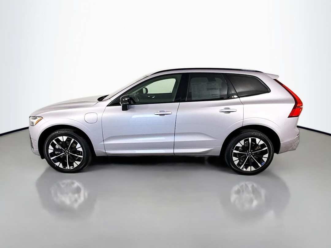 2026 Volvo Xc60 T8 Plus - Image 2