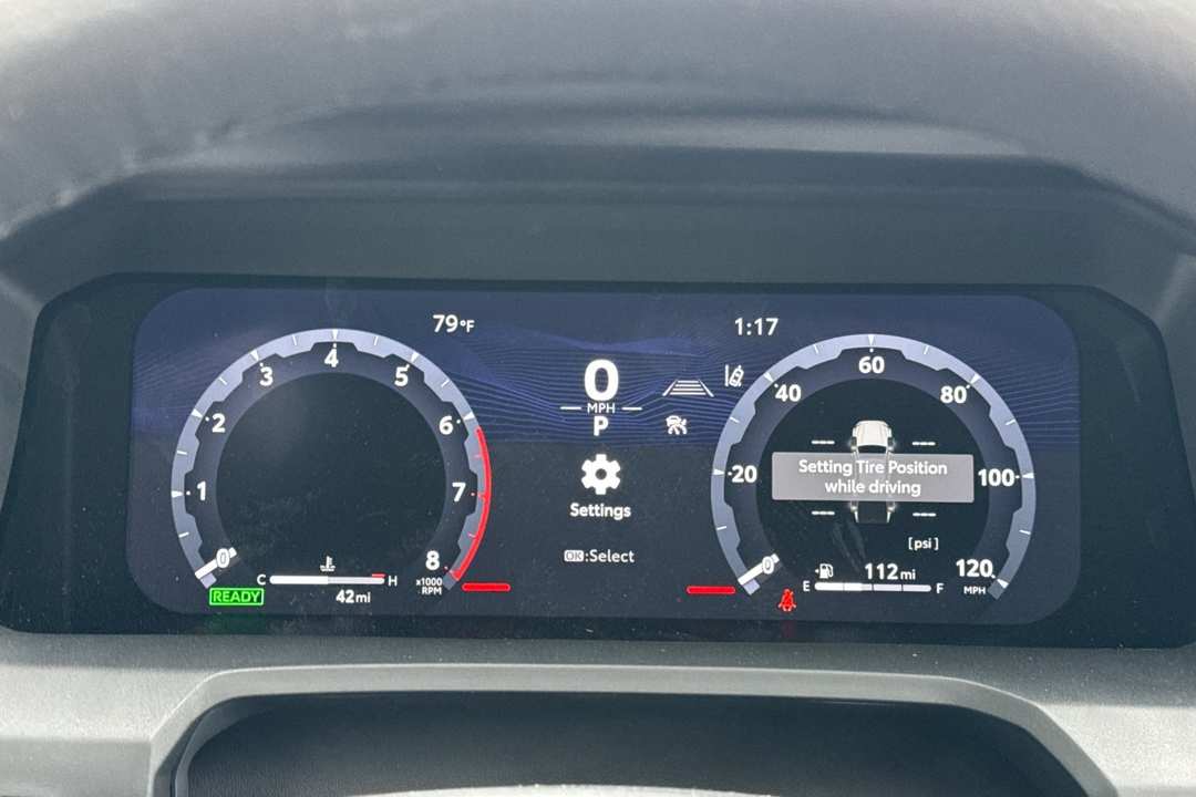 2025 Toyota Tacoma TRD Off Road - Image 24