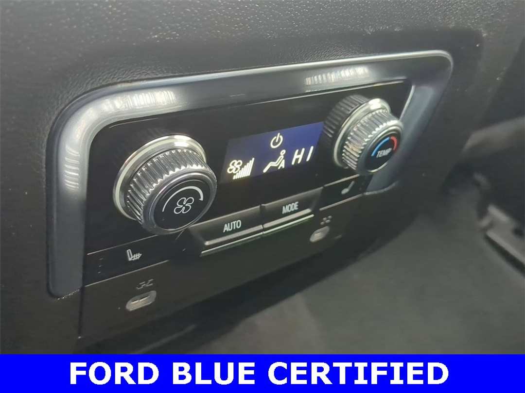 2024 GMC Yukon Denali - Image 25