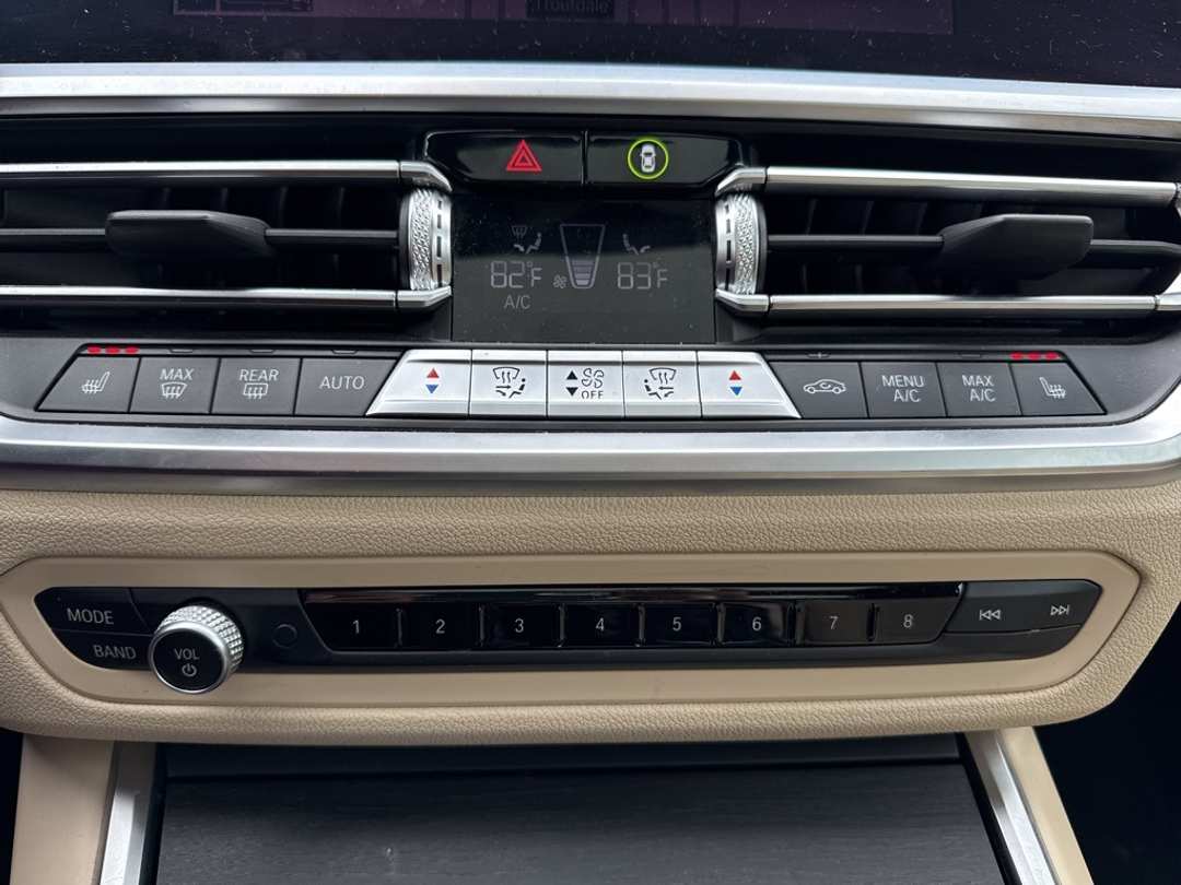 2022 BMW 3 Series 330i xDrive - Image 16