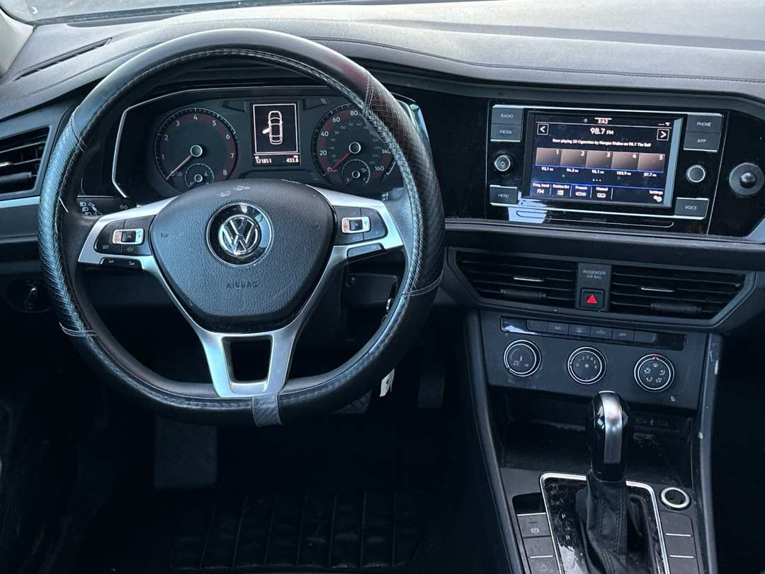 2021 Volkswagen Jetta - Image 13