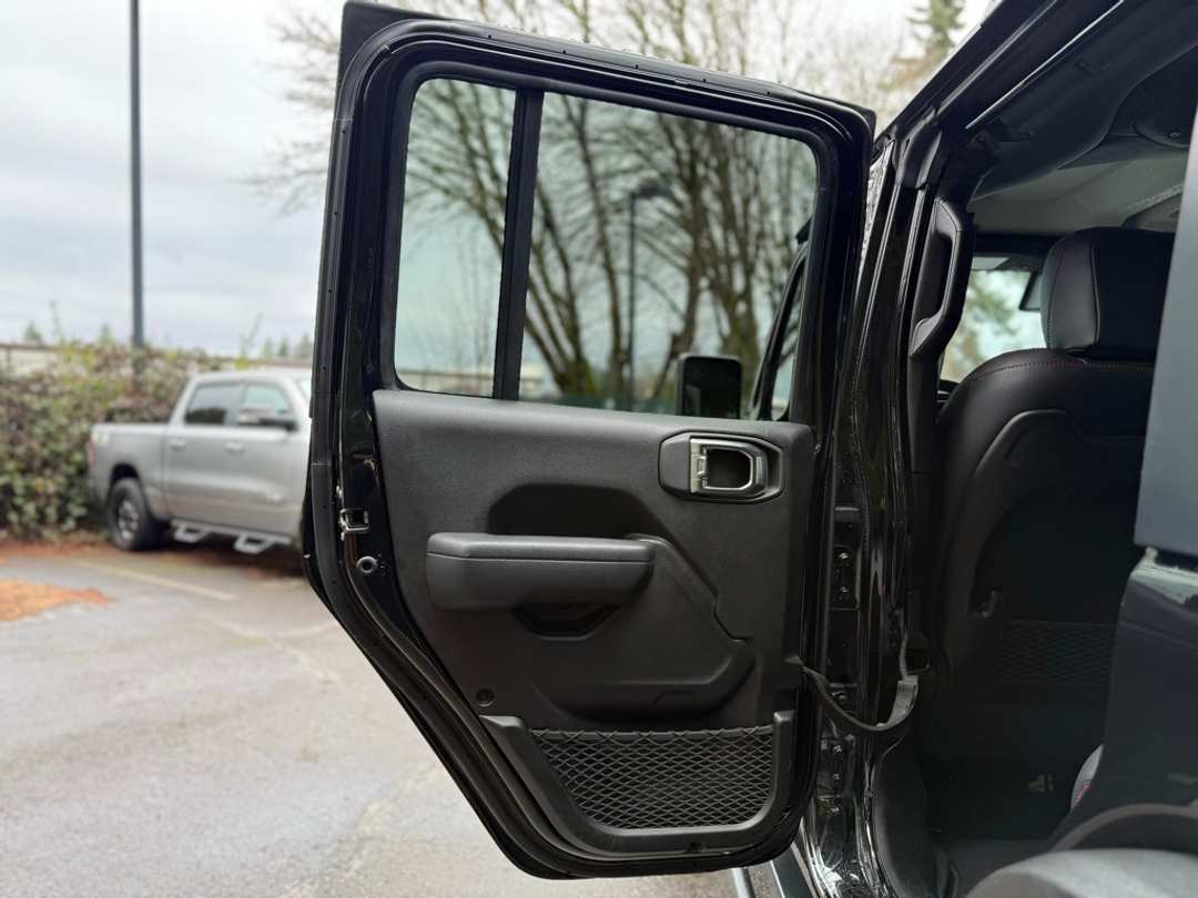 2025 Jeep Wrangler Rubicon - Image 23