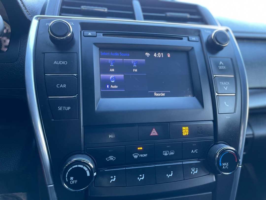 2016 Toyota Camry - Image 15