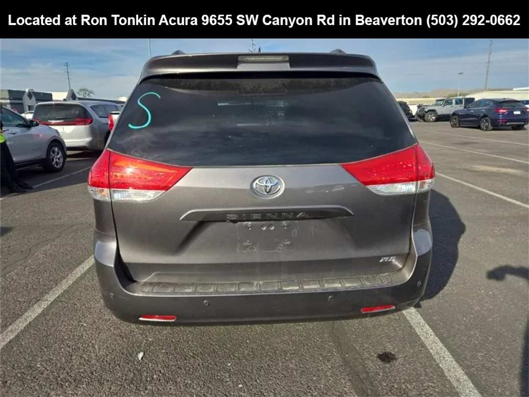 2014 Toyota Sienna XLE - Image 5