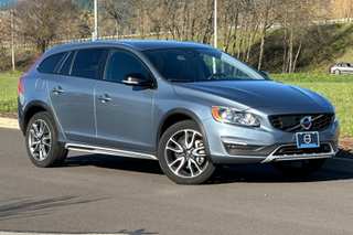 2017 Volvo V60 Cross Country T5