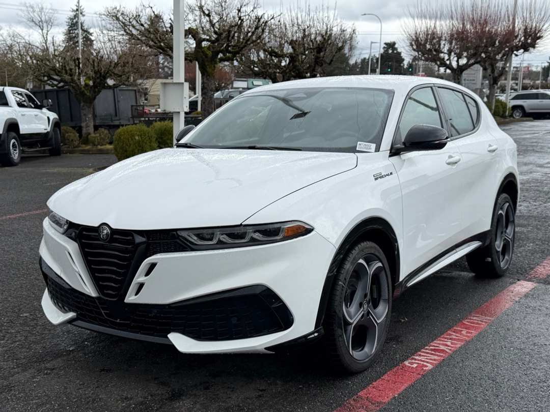 2026 Alfa Romeo Tonale Sport Speciale - Image 4