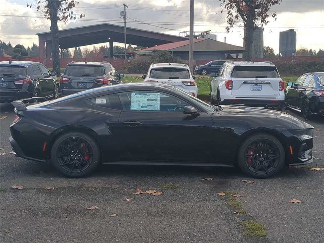 2025 Ford Mustang GT Premium - Image 6
