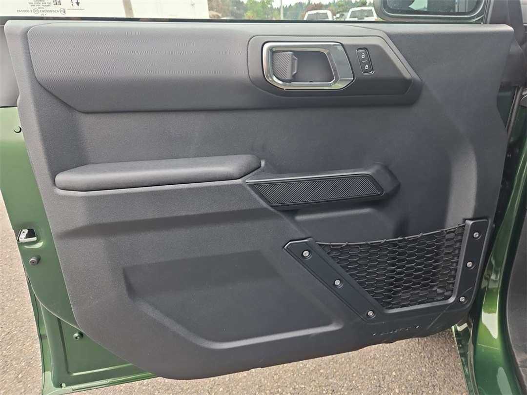 2025 Ford Bronco Big Bend - Image 9