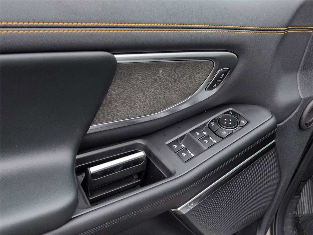 2026 Ford Expedition Tremor - Image 10