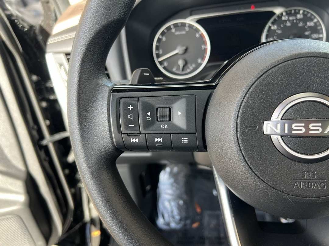 2023 Nissan Rogue SV - Image 15