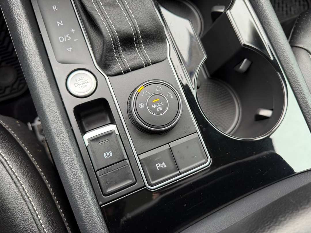 2023 Volkswagen Atlas 3.6L V6 SE w/Technology - Image 27