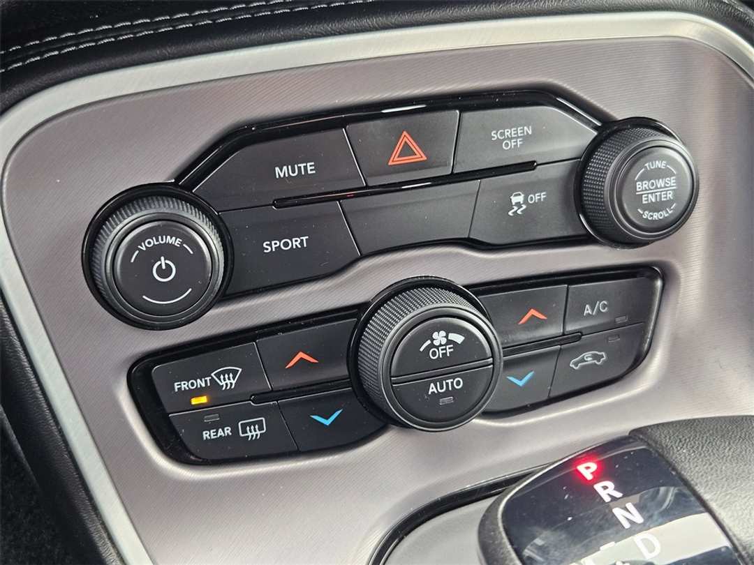 2022 Dodge Challenger SXT - Image 23