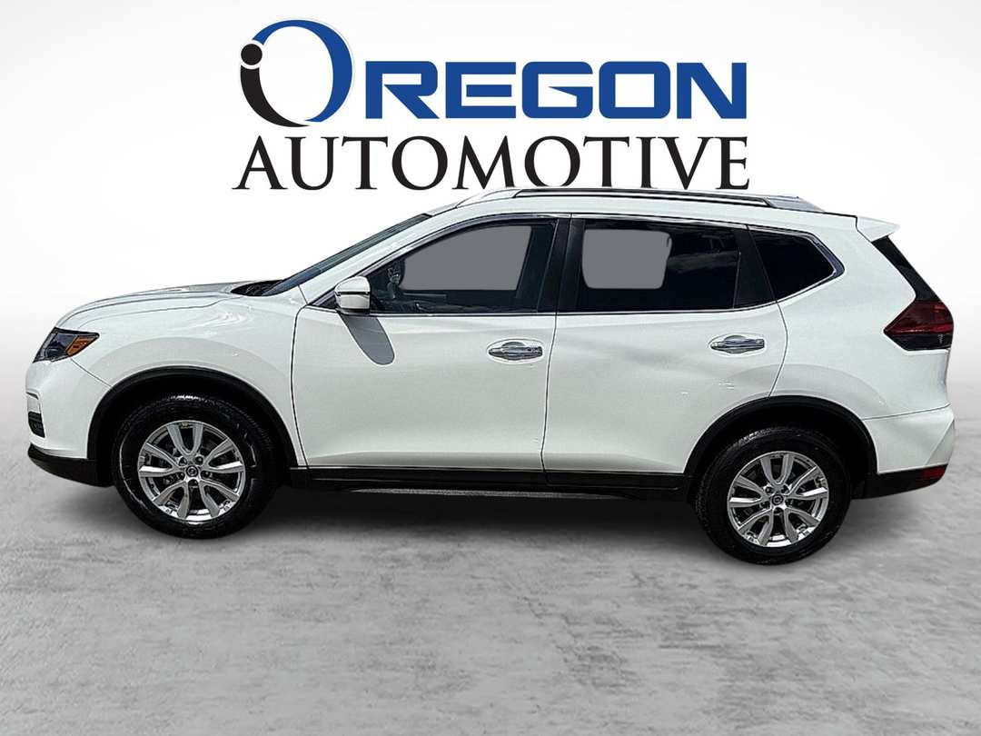 2018 Nissan Rogue SV - Image 2