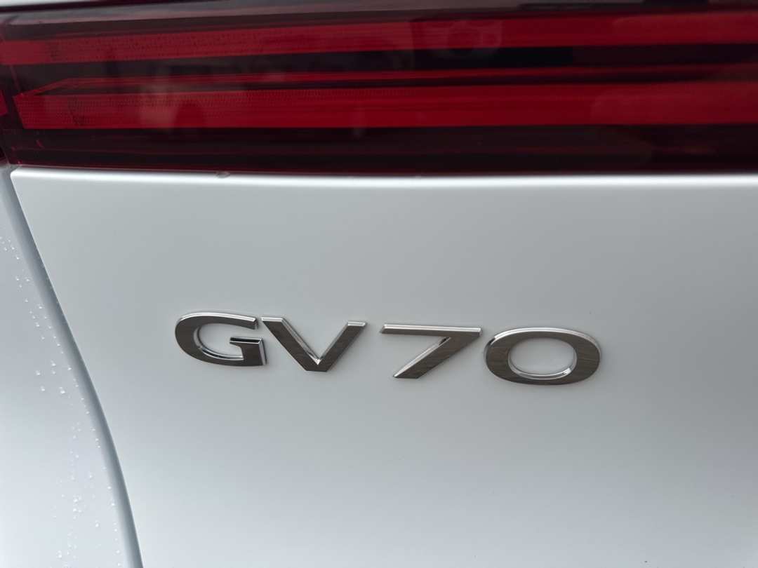 2026 Genesis Gv70 2.5T Sport Prestige - Image 11