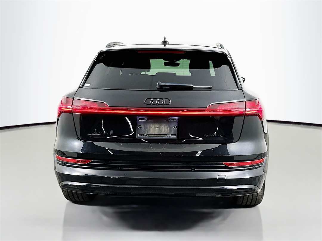 2022 Audi E-Tron Premium Plus - Image 6
