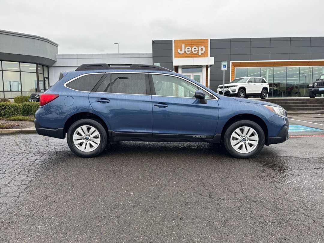 2019 Subaru Outback 2.5i Premium - Image 9