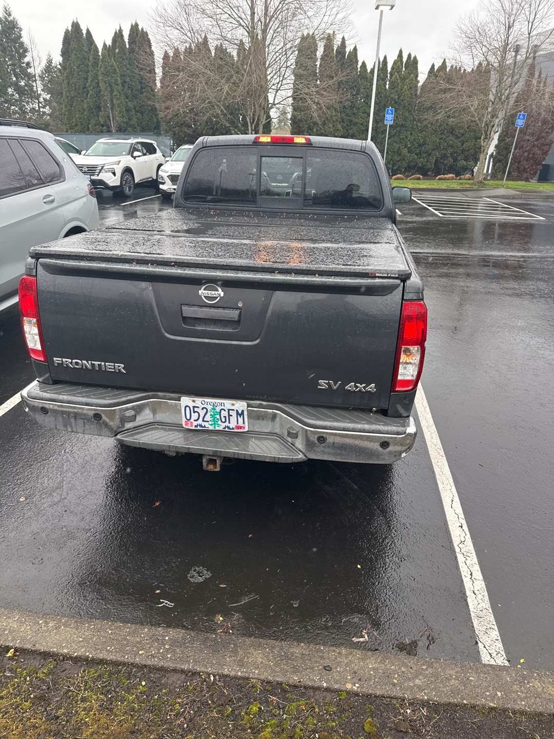 2013 Nissan Frontier SV - Image 12