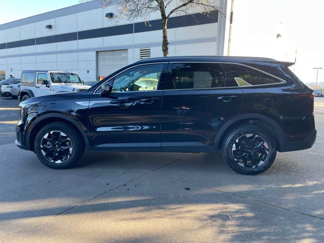 2024 Kia Sorento S - Image 6