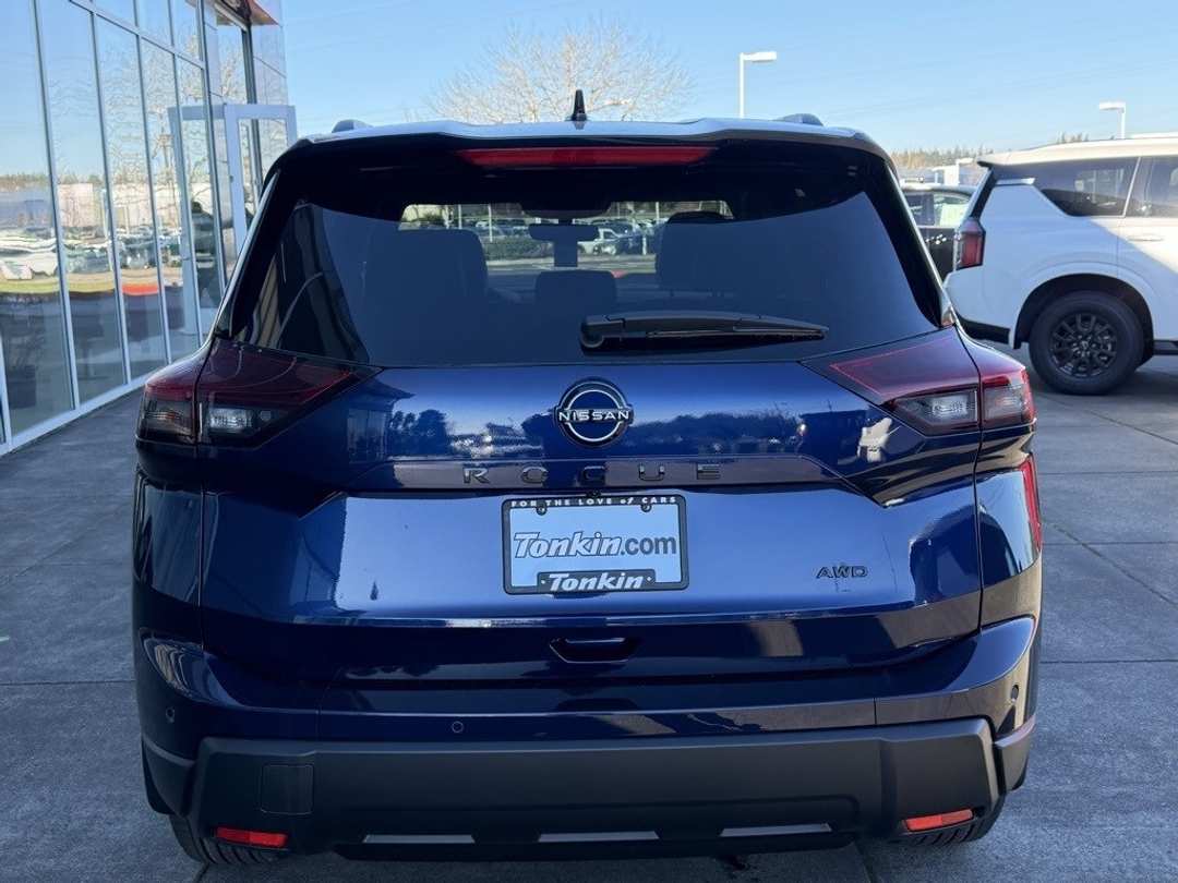 2026 Nissan Rogue Dark Armor - Image 6