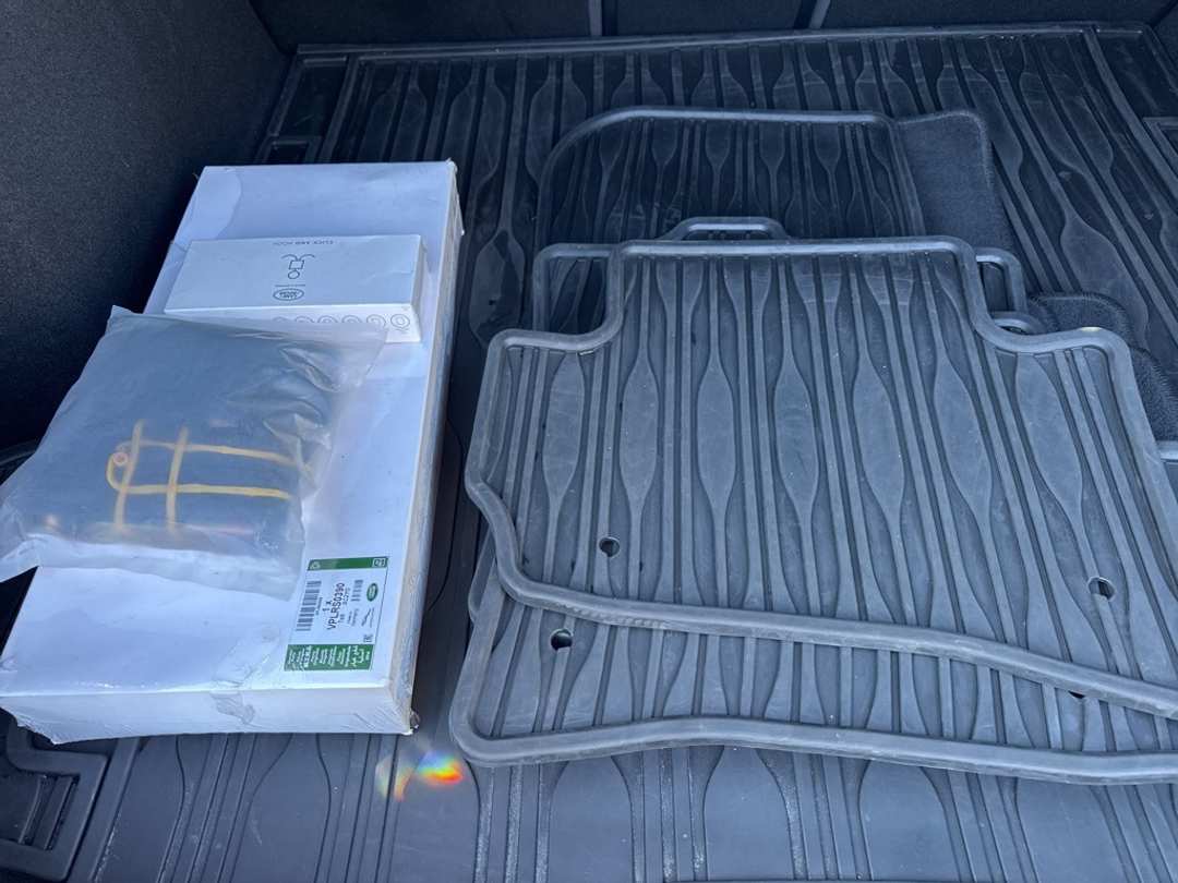 2019 Land Rover Range Rover Velar SE RDynamic - Image 14