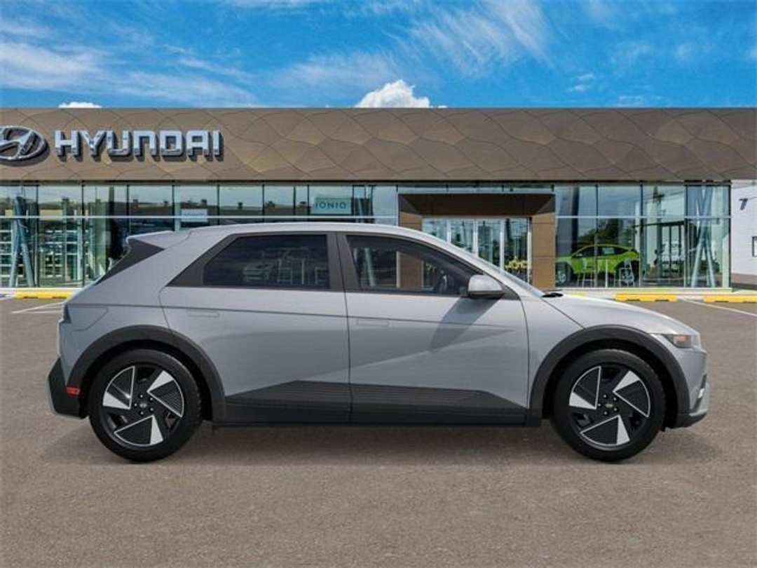 2026 Hyundai Ioniq 5 SE - Image 7