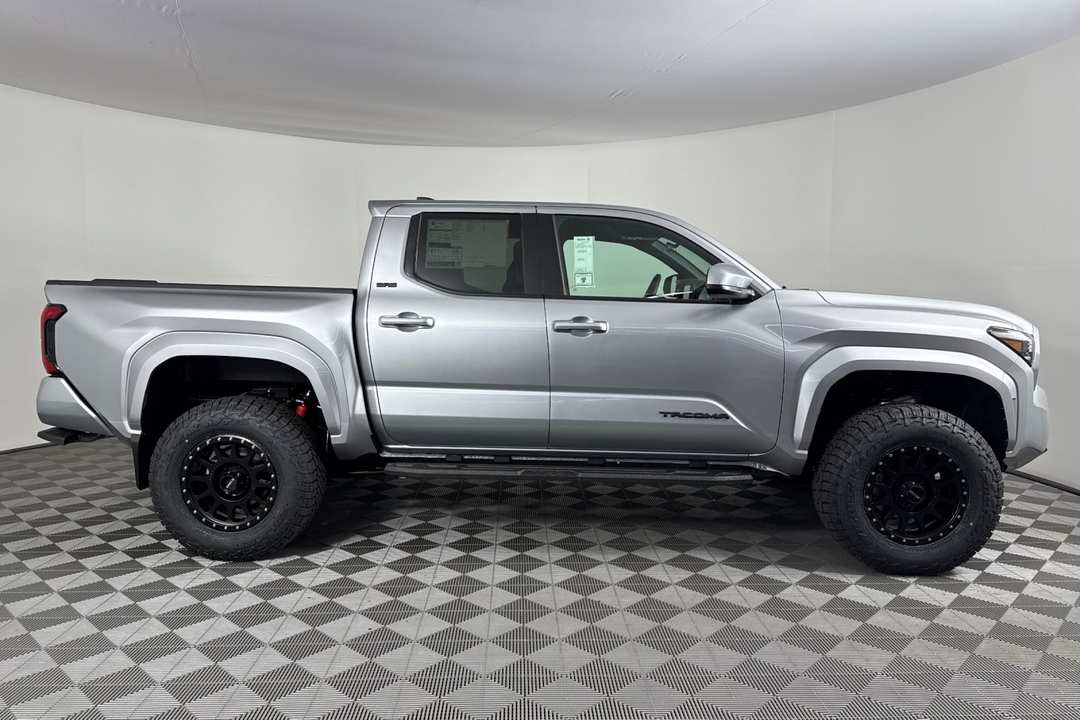 Toyota Tacoma - Image 3