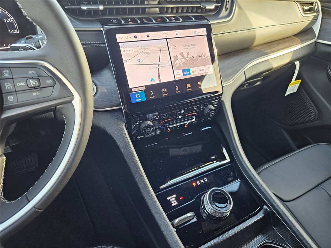 2025 Jeep Grand Cherokee Limited - Image 18