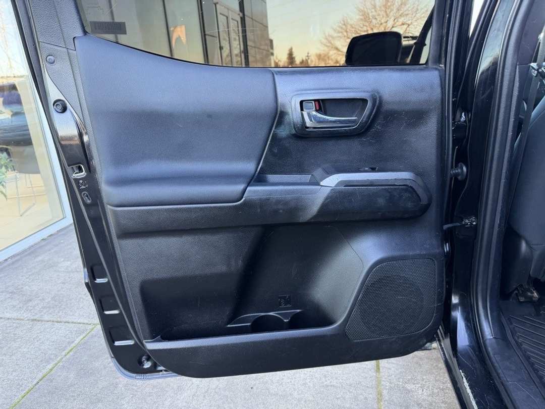 2021 Toyota Tacoma TRD OffRoad - Image 28