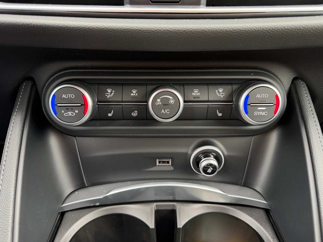 2026 Alfa Romeo Stelvio - Image 24