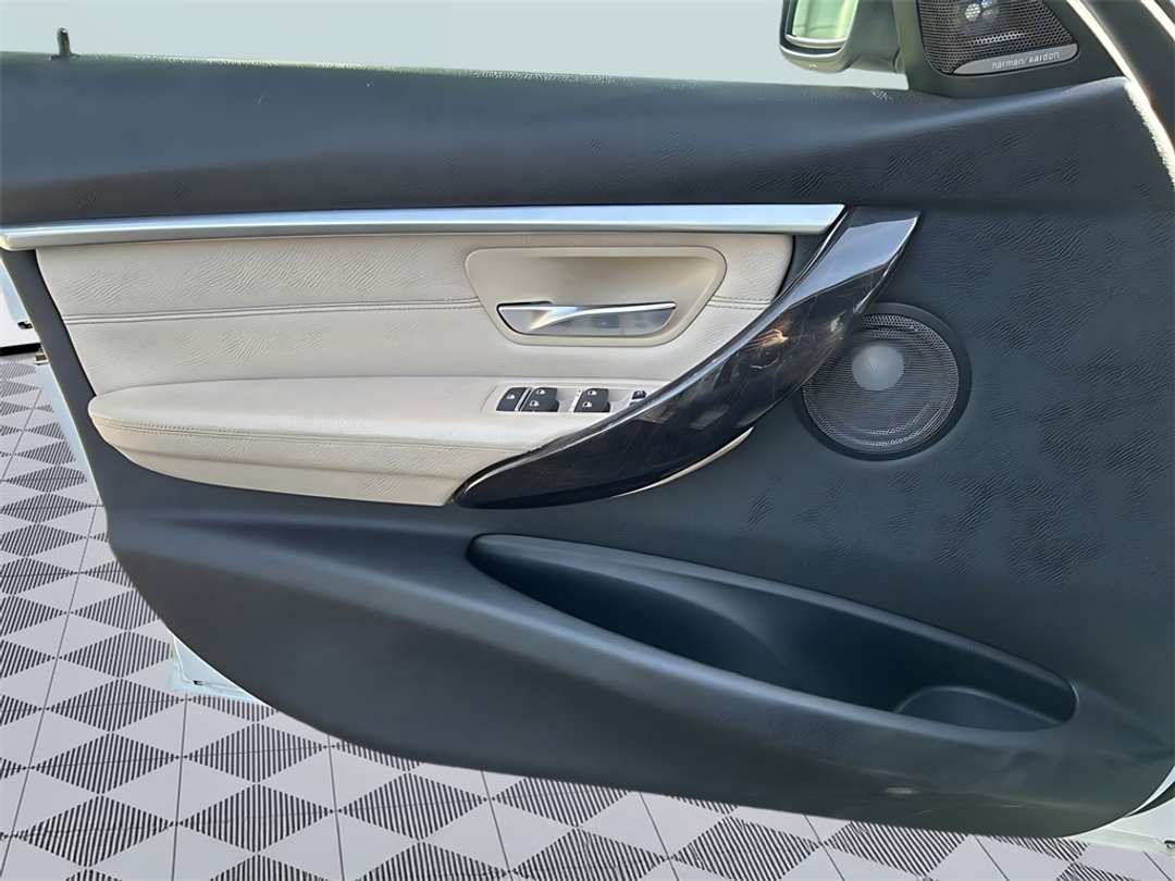 2016 BMW 3 Series 328i - Image 20