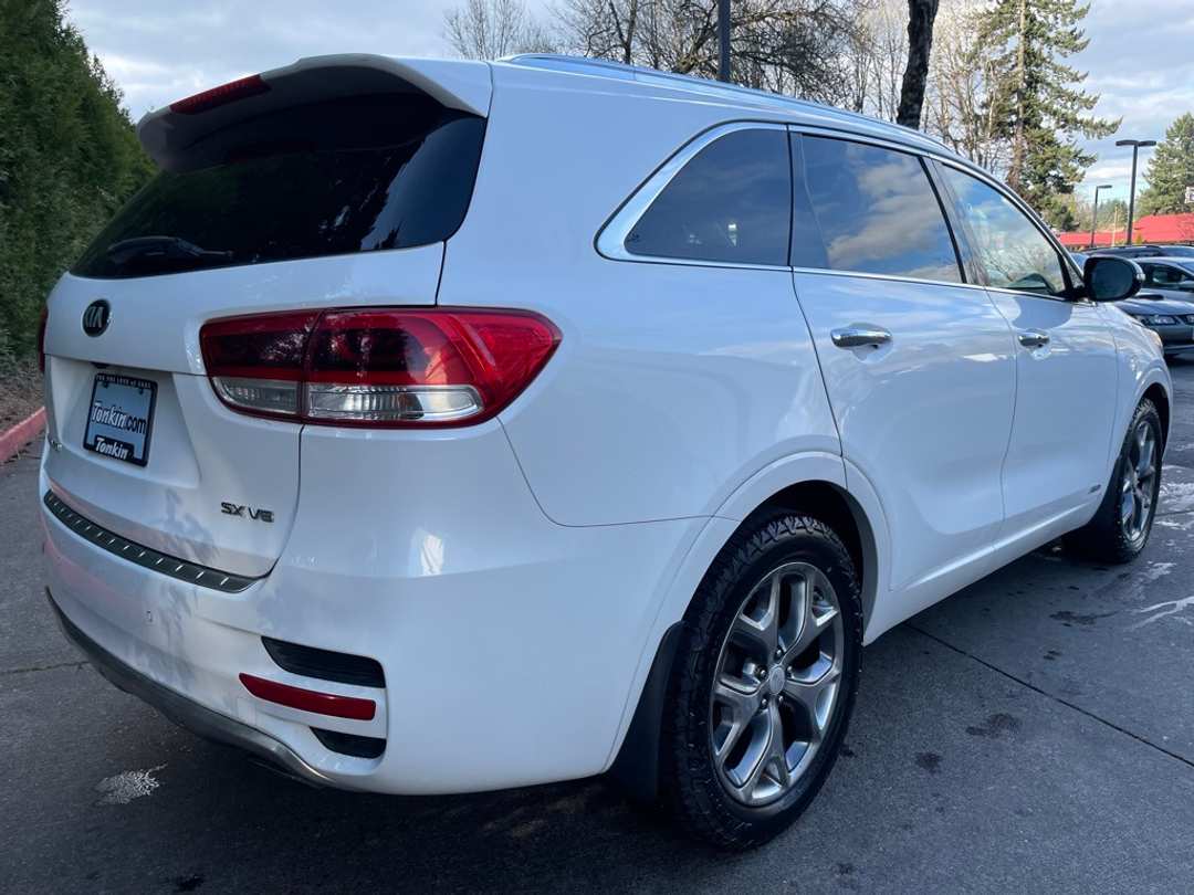 2016 Kia Sorento SX - Image 4