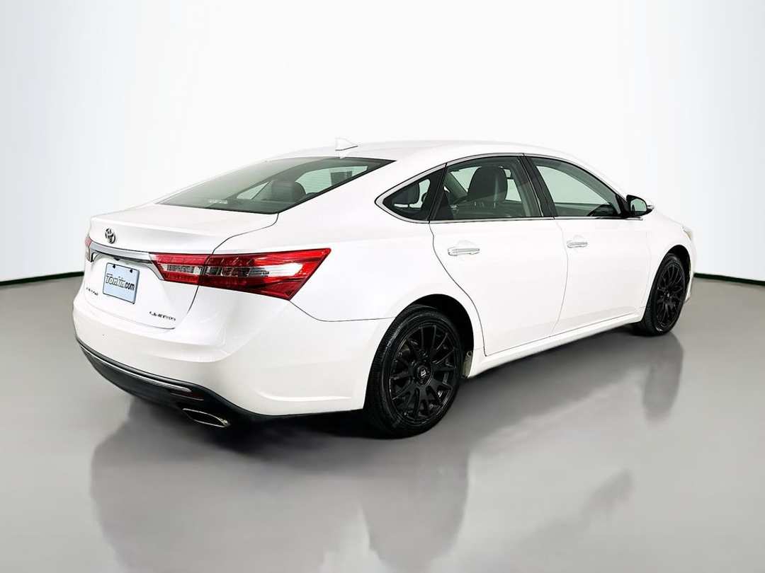 2017 Toyota Avalon Limited - Image 8