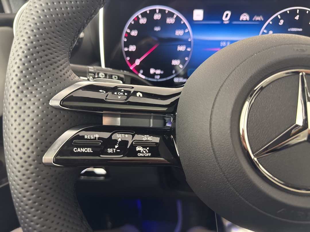 2026 Mercedes-Benz GLC GLC 300 - Image 33