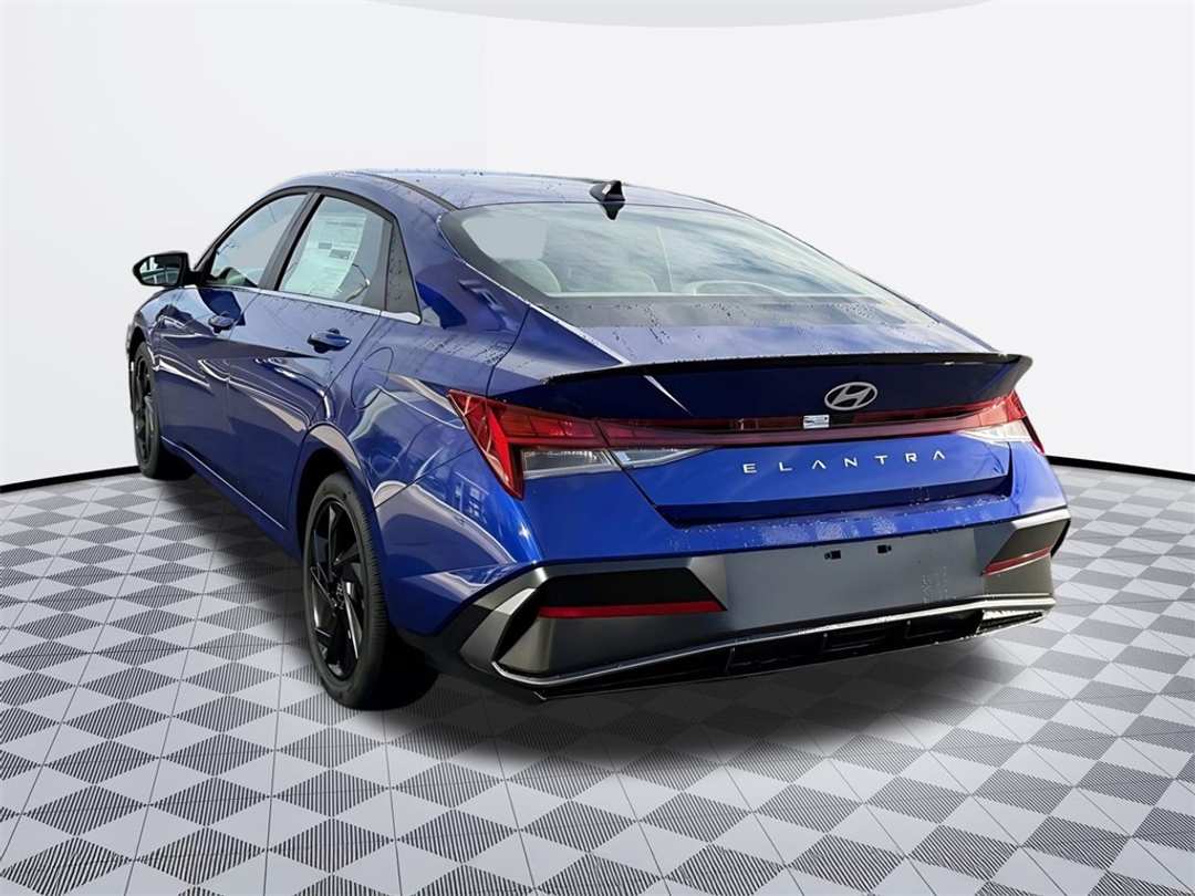 2026 Hyundai Elantra SEL Sport - Image 5