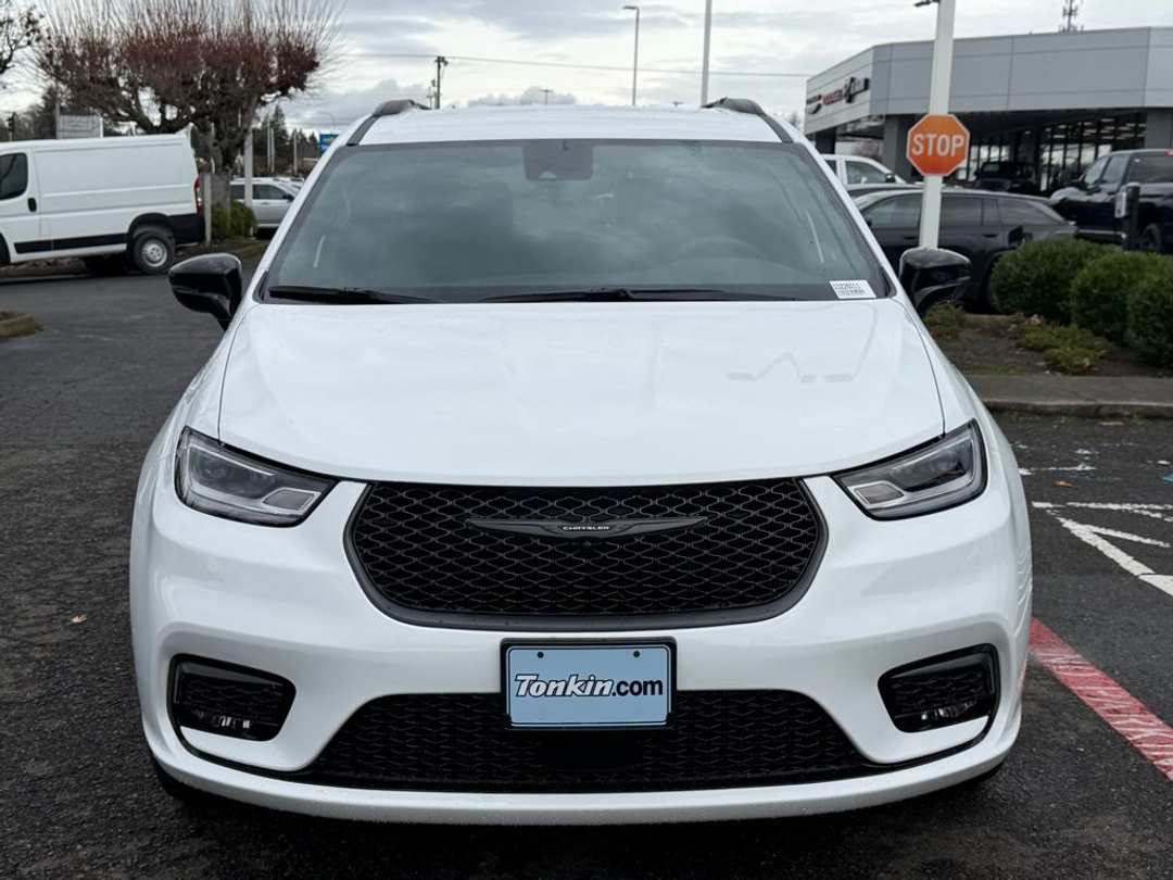 2026 Chrysler Pacifica Select - Image 3