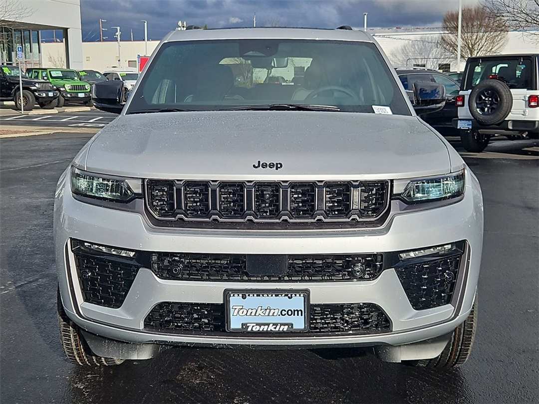 2026 Jeep Grand Cherokee Limited - Image 9