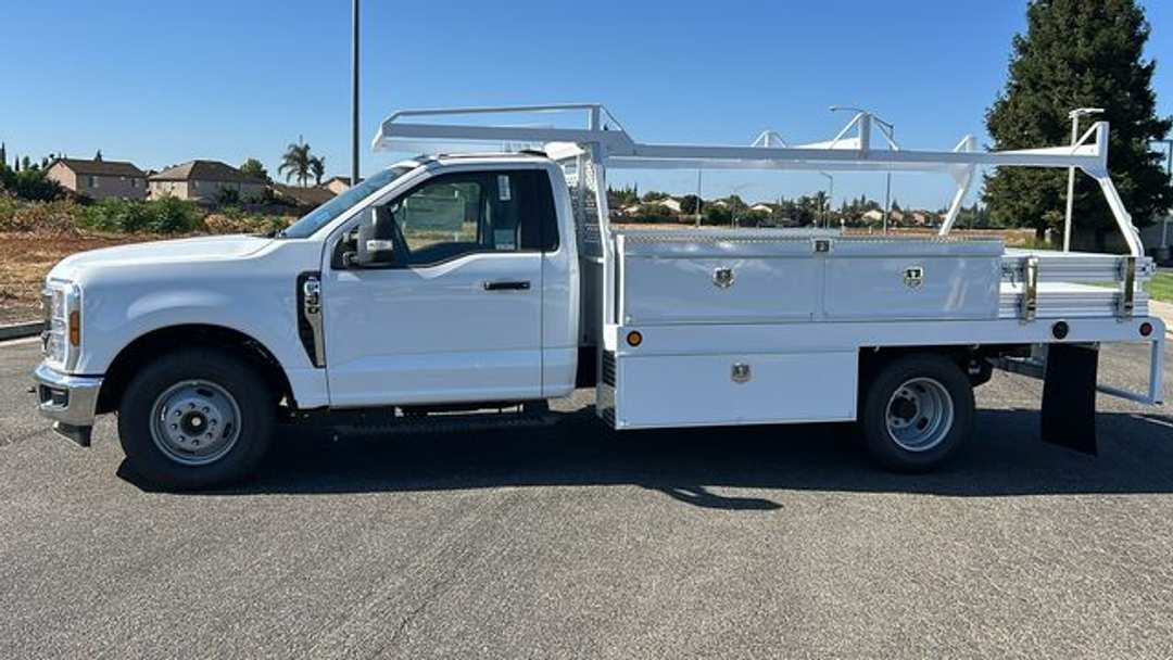 2025 Ford F-350Sd XL - Image 2