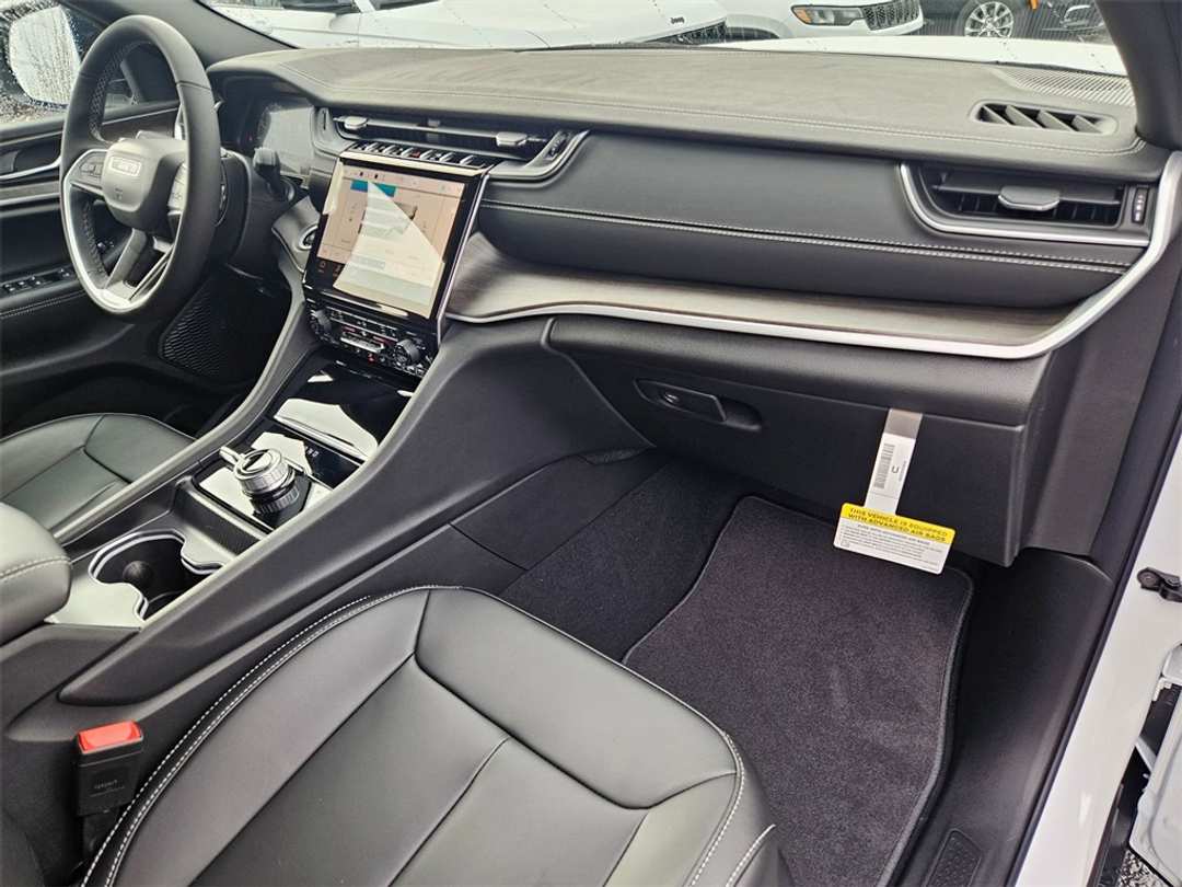 2025 Jeep Grand Cherokee L Limited - Image 39