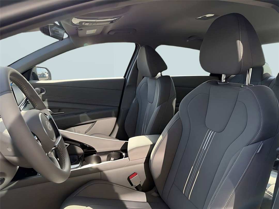 2026 Hyundai Elantra SEL Sport - Image 13