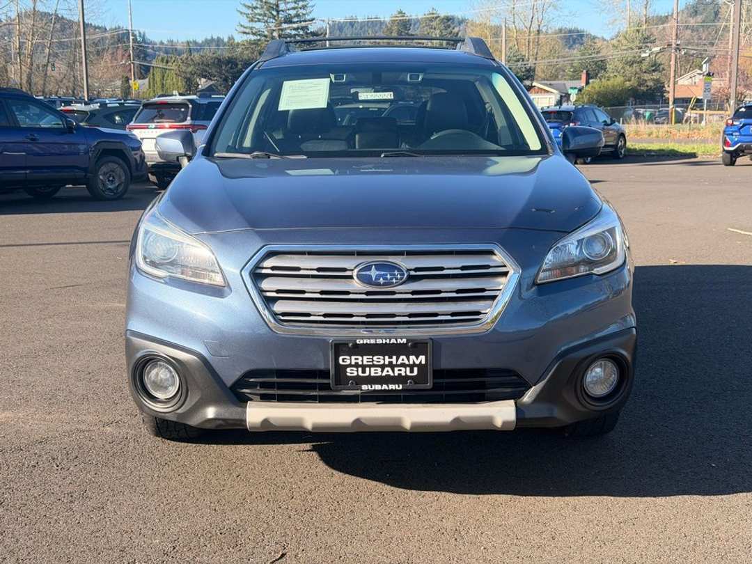 2017 Subaru Outback 2.5i - Image 2