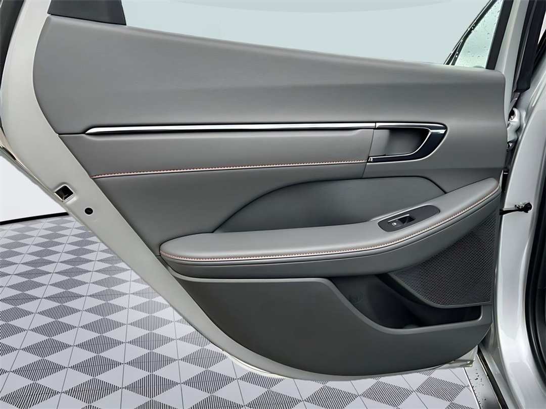 2025 Hyundai Sonata N Line - Image 27