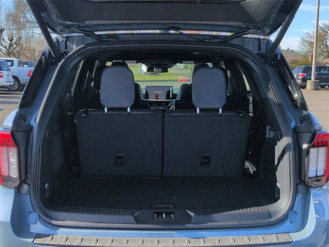 2026 Ford Explorer ST - Image 26