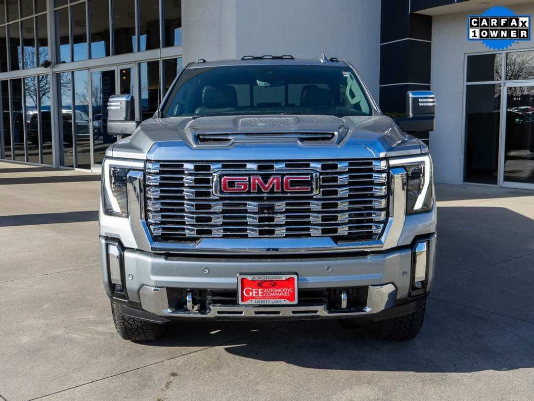 2025 GMC Sierra 2500Hd Denali - Image 2