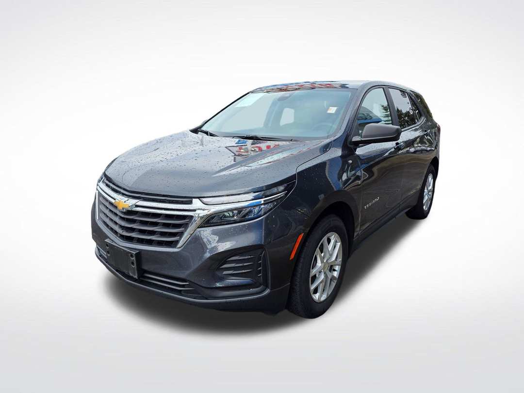 2022 Chevrolet Equinox LS - Image 2